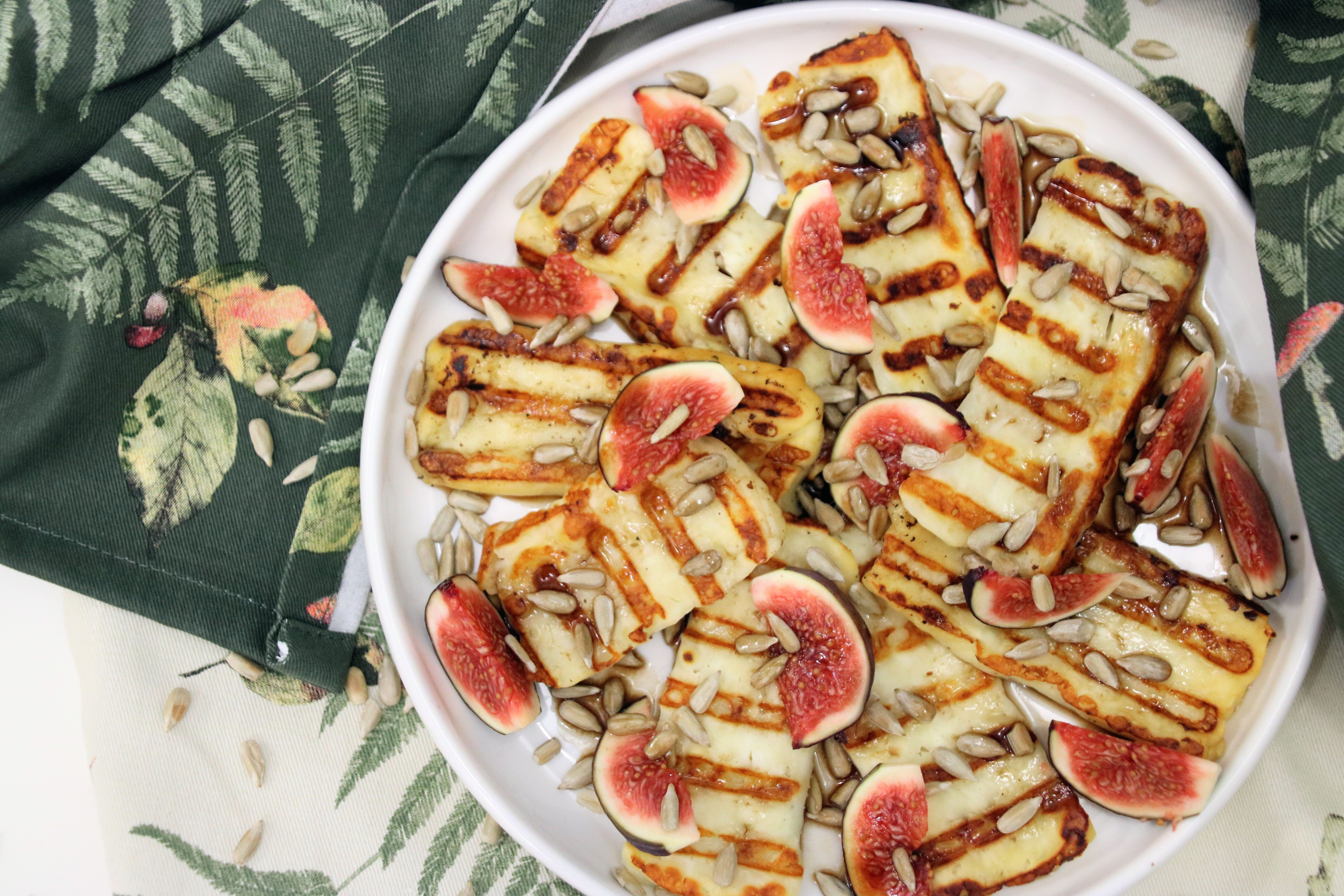 Grilowane halloumi z figą